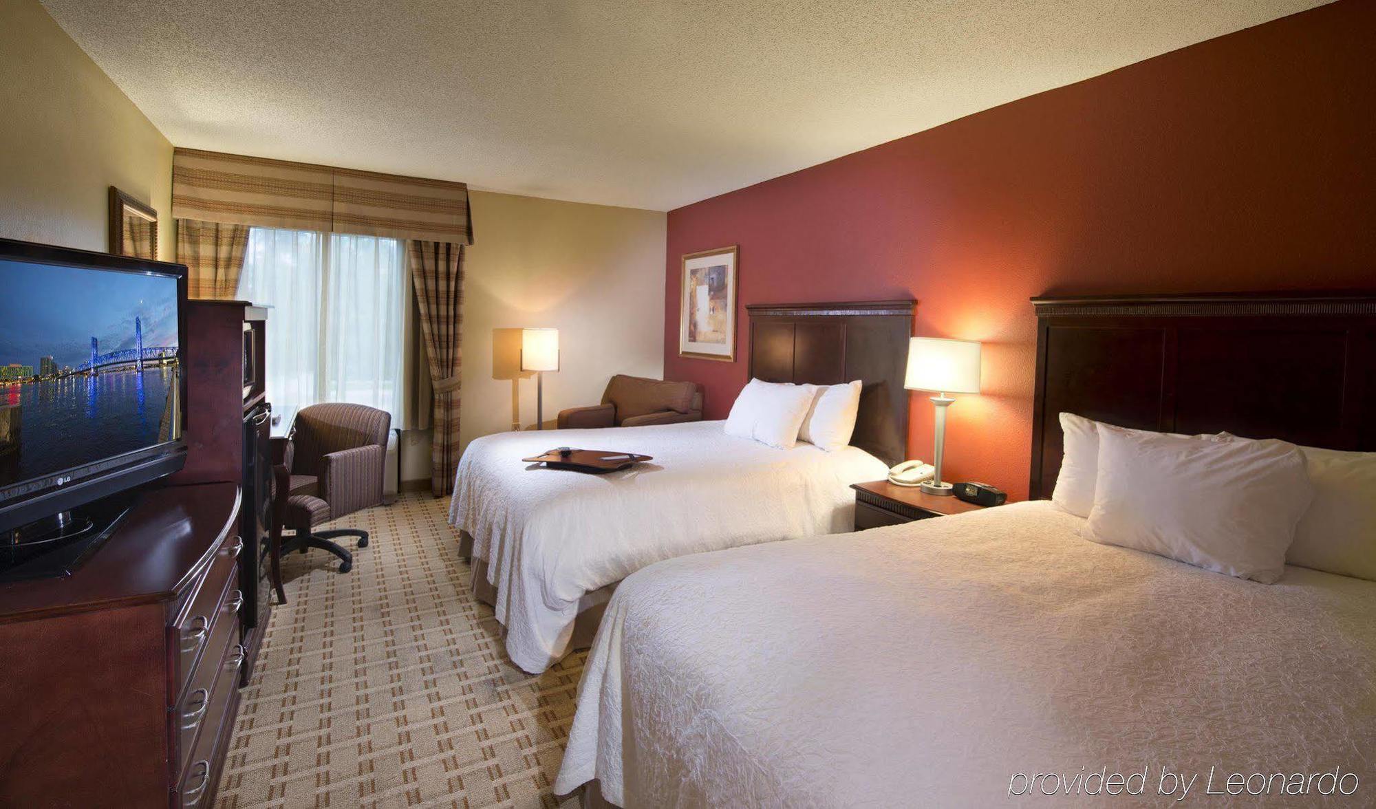 Hampton Inn Jacksonville - I-95 Central Room photo